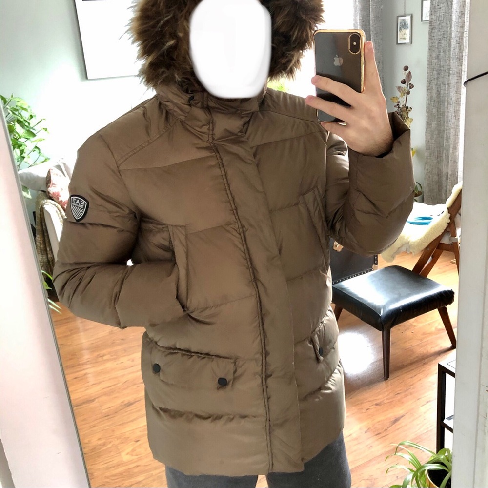 🔹 EA7 golden bronze down puffer parka